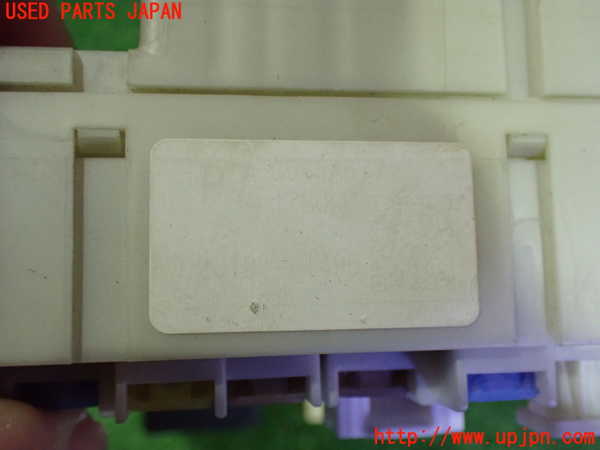 2UPJ-9237996742]アウトランダーPHEV(GN0W)ヒューズボックス2(室内助手席側) ジャンク_4