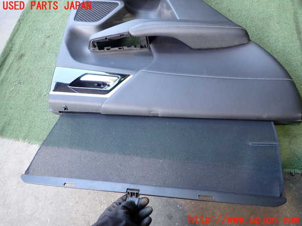 2UPJ-9237991324]アウトランダーPHEV(GN0W)左後ドア内張り 中古_3