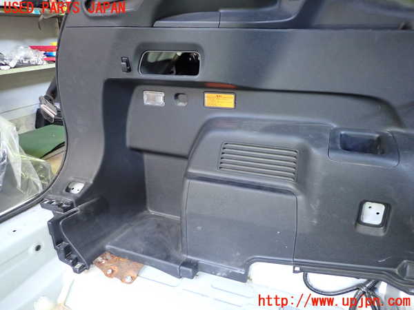 2UPJ-9237997680]アウトランダーPHEV(GN0W)左リアピラートリム 中古_4