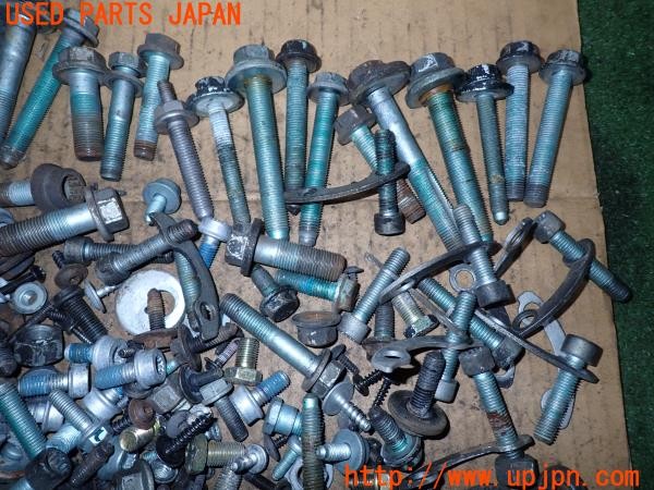 3UPJ=9238000720]ポルシェ カイエン(9PABFD 955型)ネジ・ナット・ステー類 セット ジャンク_2