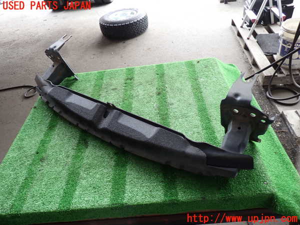 2UPJ-9238001014]ポルシェ・カイエン(9PABFD)フロントバンパーホースメント 中古_2