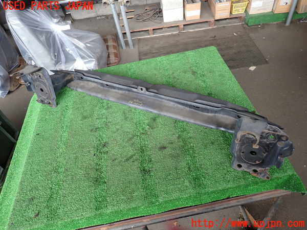 2UPJ-9238001014]ポルシェ・カイエン(9PABFD)フロントバンパーホースメント 中古_3