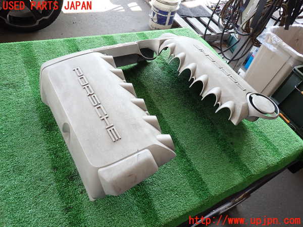 2UPJ-9238002160]ポルシェ・カイエン(9PABFD)エンジンアッパーカバー 中古_2