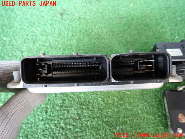 2UPJ-9238006110]ポルシェ・カイエン(9PABFD)エンジンコンピューター 中古_3