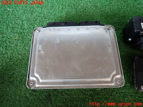 2UPJ-9238006110]ポルシェ・カイエン(9PABFD)エンジンコンピューター 中古_4