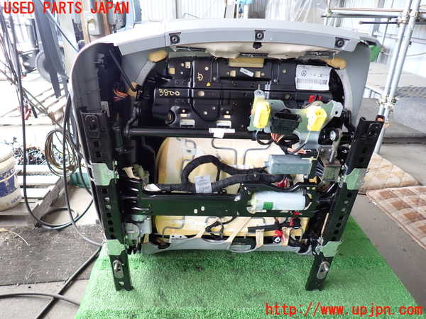 2UPJ-9238007035]ポルシェ・カイエン(9PABFD)運転席シート 中古_5