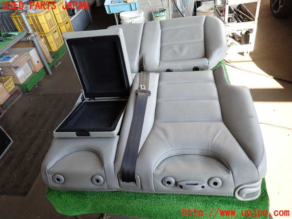 2UPJ-9238007405]ポルシェ・カイエン(9PABFD)右リアシート 中古_2