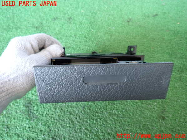 2UPJ-9238007821]ポルシェ・カイエン(9PABFD)灰皿1 中古_2