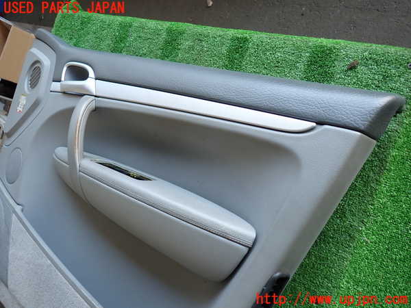 2UPJ-9238001234]ポルシェ・カイエン(9PABFD)右前ドア内張り 中古_3