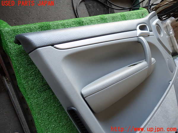 2UPJ-9238001264]ポルシェ・カイエン(9PABFD)左前ドア内張り 中古_3