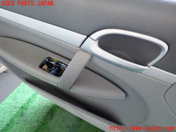 2UPJ-9238001264]ポルシェ・カイエン(9PABFD)左前ドア内張り 中古_4