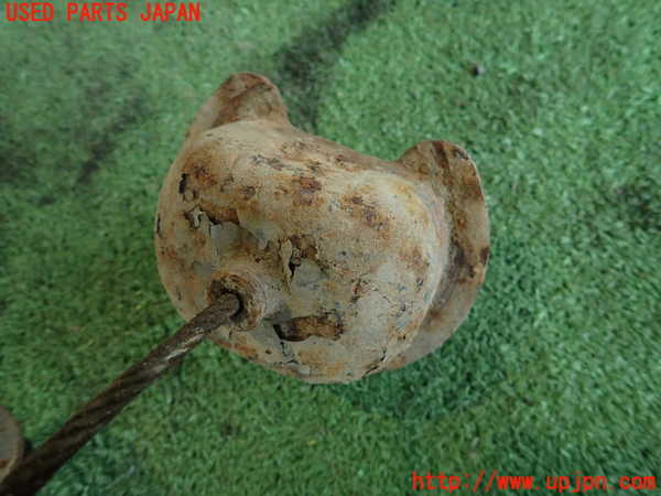 2UPJ-9238011700]グロリア ワゴン(WY30)スペアタイヤキャリア 中古_3