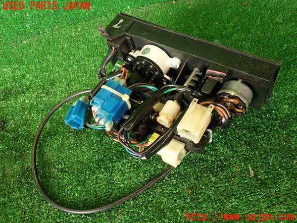 2UPJ-9238016066]グロリア ワゴン(WY30)エアコンスイッチ1 中古_3
