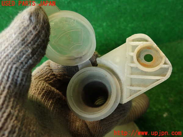 2UPJ-9238016791]グロリア ワゴン(WY30)ウォッシャータンク1 中古_4