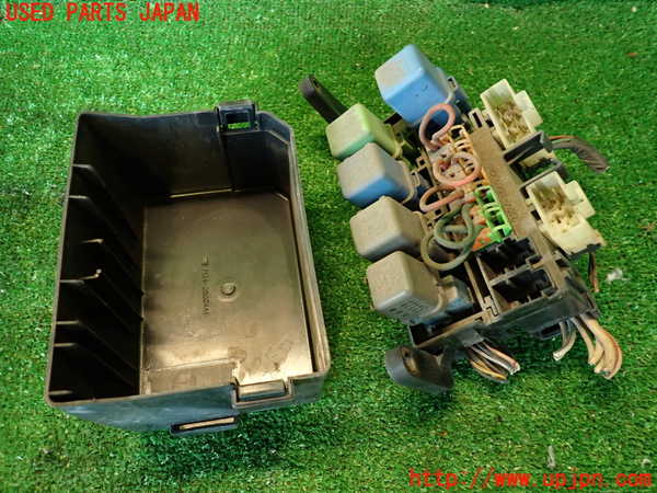 2UPJ-9238016741]グロリア ワゴン(WY30)ヒューズボックス1(EGルーム内運転席側) 中古_4