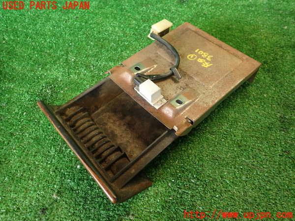 2UPJ-9238017821]グロリア ワゴン(WY30)灰皿1 中古_4