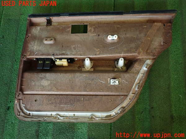 2UPJ-9238011324]グロリア ワゴン(WY30)左後ドア内張り 中古_5