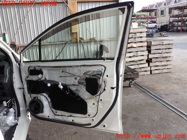 2UPJ-9238021230]インプレッサ スポーツ ハイブリッド(GPE)右前ドア 中古 AGC M2H3 43R-00033_4