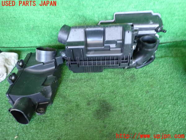 2UPJ-9238022560]インプレッサ スポーツ ハイブリッド(GPE)エアクリーナーボックス 中古_4