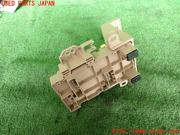 2UPJ-9238026741]インプレッサ スポーツ ハイブリッド(GPE)ヒューズボックス1(室内運転席側) 中古_2