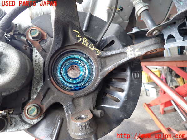 2UPJ-9238034290]WR-V(DG5)右フロントナックルハブ 中古_2