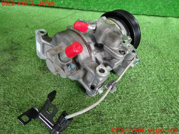 2UPJ-9238036025]WR-V(DG5)エアコンコンプレッサー 中古_2