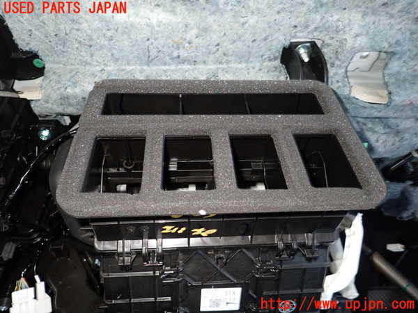 2UPJ-9238036081]WR-V(DG5)エバポレーター1 中古_3