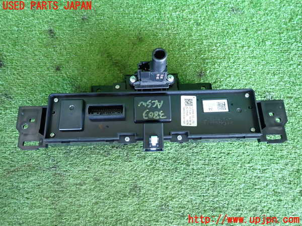 2UPJ-9238036066]WR-V(DG5)エアコンスイッチ1 中古_2