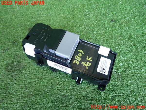 2UPJ-9238036240]WR-V(DG5)右前パワーウィンドウスイッチ 中古_2