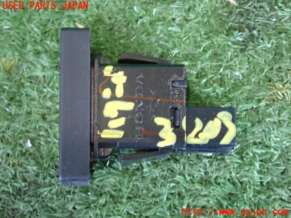 2UPJ-9238036290]WR-V(DG5)ハザードスイッチ 中古_2