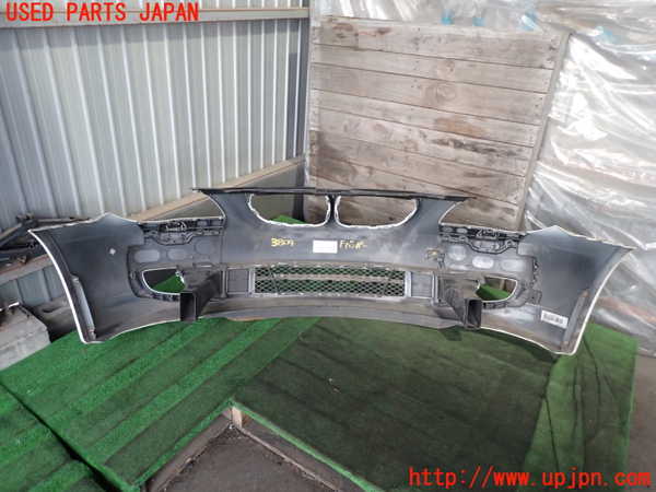 2UPJ-9238041010]BMW 525i(NU25)フロントバンパー 中古 (E60)_4