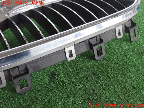 2UPJ-9238041050]BMW 525i(NU25)ラジエターグリル 中古 (E60)_3