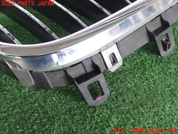 2UPJ-9238041050]BMW 525i(NU25)ラジエターグリル 中古 (E60)_4