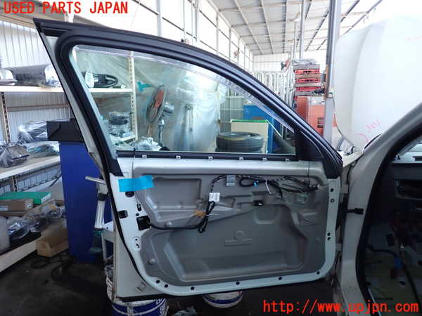 2UPJ-9238041260]BMW 525i(NU25)左前ドア (43R-00050) 中古 (E60)_5