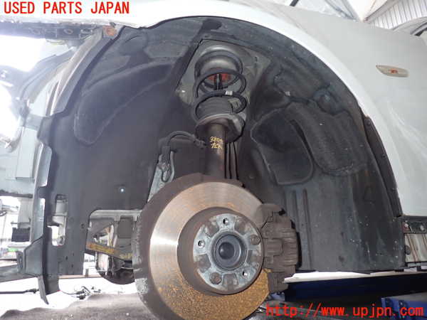 2UPJ-9238041092]BMW 525i(NU25)左前フェンダーライナー 中古 (E60)_2