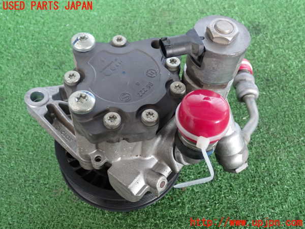 2UPJ-9238044250]BMW 525i(NU25)パワステポンプ 中古 (E60)_2