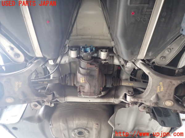 2UPJ-9238045295]BMW 525i(NU25)リアメンバー 中古 (E60)_2