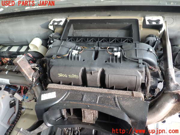 2UPJ-9238046081]BMW 525i(NU25)エバポレーター1 中古 (E60)_4