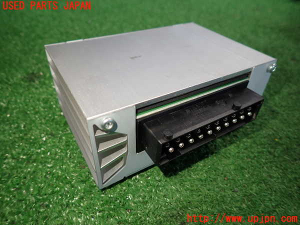 2UPJ-9238046525]BMW 525i(NU25)アンプ 中古 (E60)_2