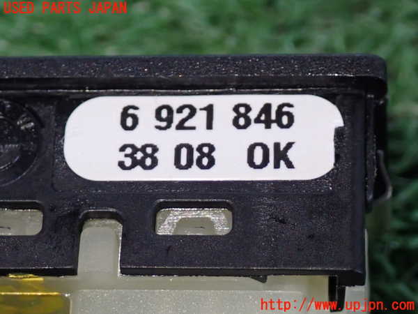 2UPJ-9238046307]BMW 525i(NU25)スイッチ2 (トランク) 中古 (E60)_3