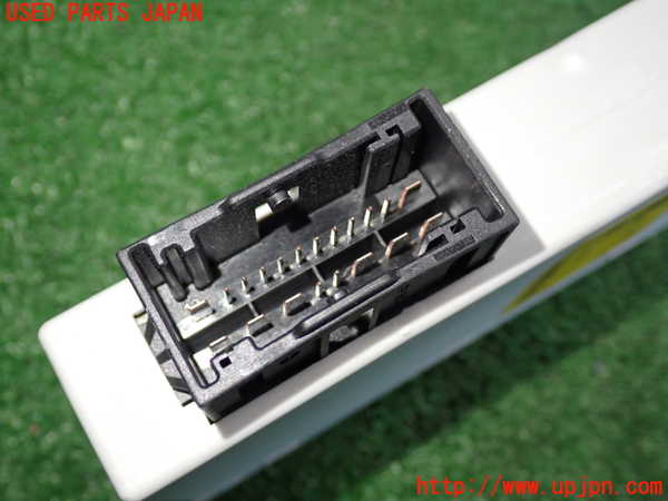 2UPJ-9238046147]BMW 525i(NU25)コンピューター2 中古 (E60)_4