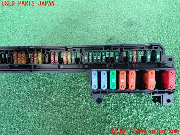 2UPJ-9238046742]BMW 525i(NU25)ヒューズボックス2 中古 (E60)_4