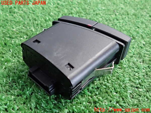 2UPJ-9238046290]BMW 525i(NU25)ハザードスイッチ 中古 (E60)_2