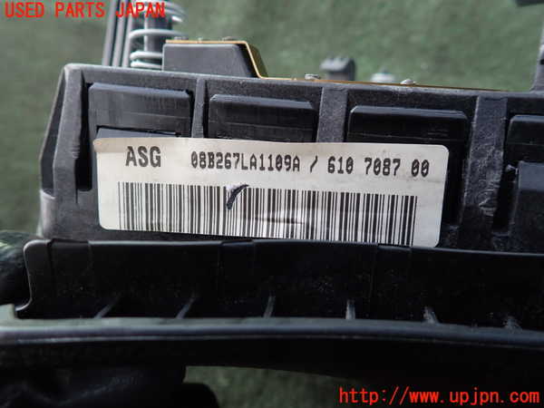 2UPJ-9238047865]BMW 525i(NU25)運転席側エアバッグカバー 中古 (E60)_3