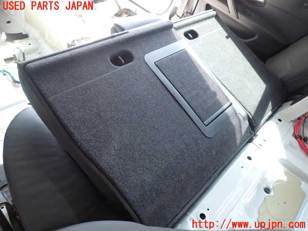 2UPJ-9238047385]BMW 525i(NU25)リアシート 中古 (E60)_5