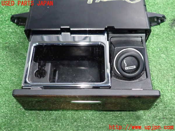 2UPJ-9238047821]BMW 525i(NU25)灰皿1 中古 (E60)_3