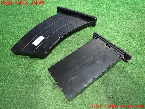 2UPJ-9238047810]BMW 525i(NU25)ドリンクホルダー 中古 (E60)_2