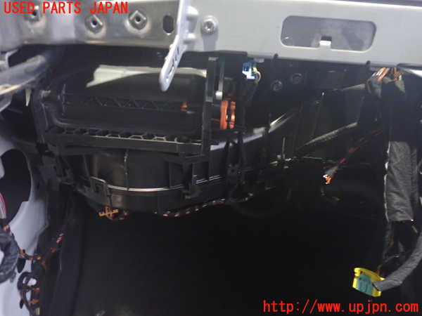 2UPJ-9238056081]VW ゴルフ GTI(1KAXX)エバポレーター1 中古_3