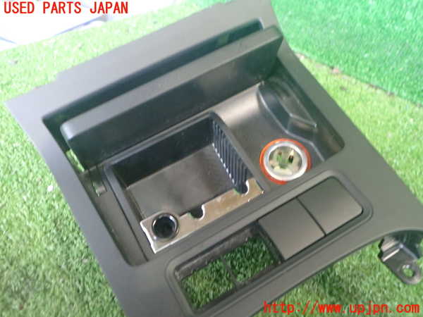 2UPJ-9238057821]VW ゴルフ GTI(1KAXX)灰皿1 中古_3