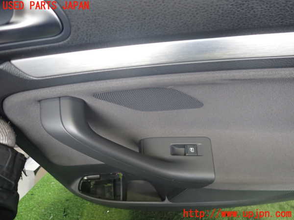 2UPJ-9238051294]VW ゴルフ GTI(1KAXX)右後ドア内張り 中古_3